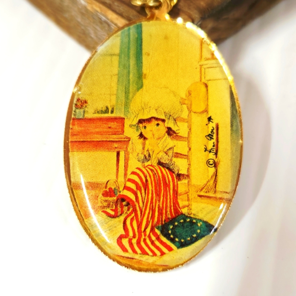 Fran Mar Signed Vintage Style Goldtone Oval Pendant Necklace Girl With Flag - Picture 2 of 6